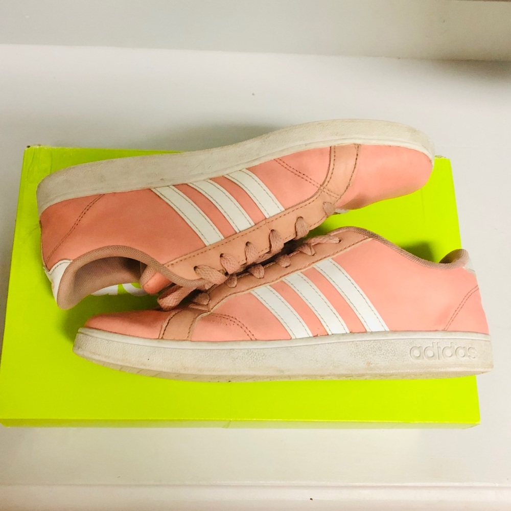 Adidas Sneakers